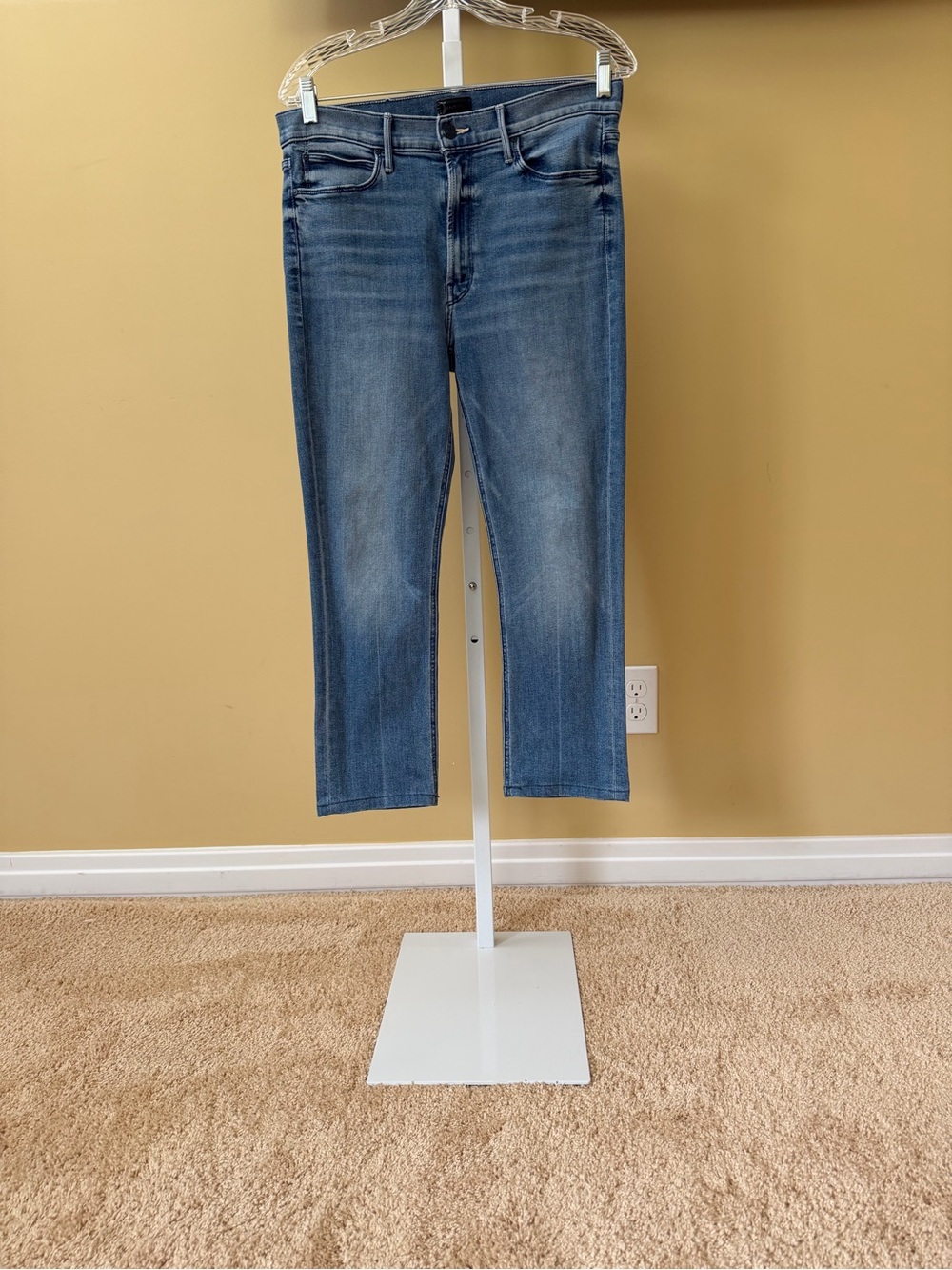 MOTHER mid-rise DAZZLER Straight Jeans - Medium Blue